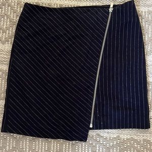 HM mini asymmetrical skirt